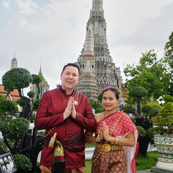 Traditional Thai dress at Wat Arun
