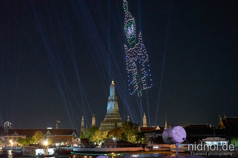 Wat Arun by night